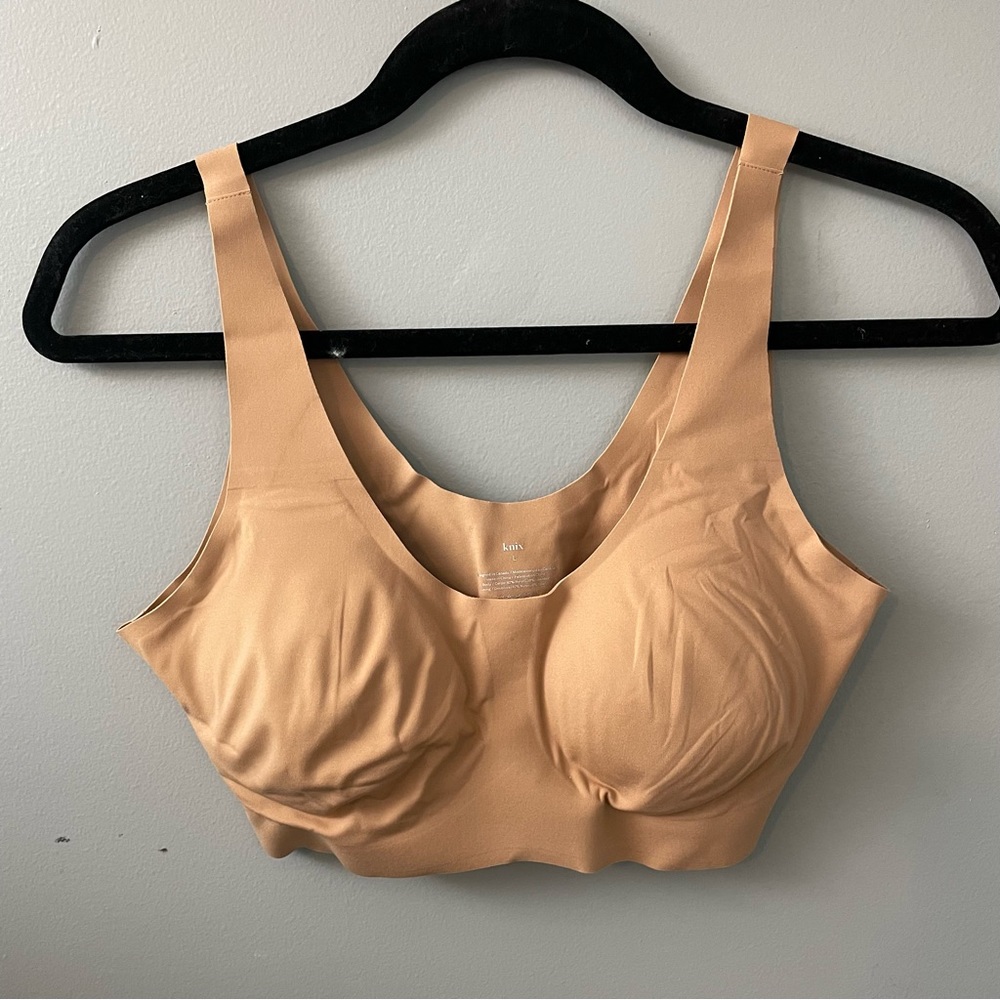 NWT Knix shaping wireless bra size L